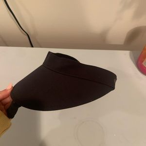 Black Lululemon visor